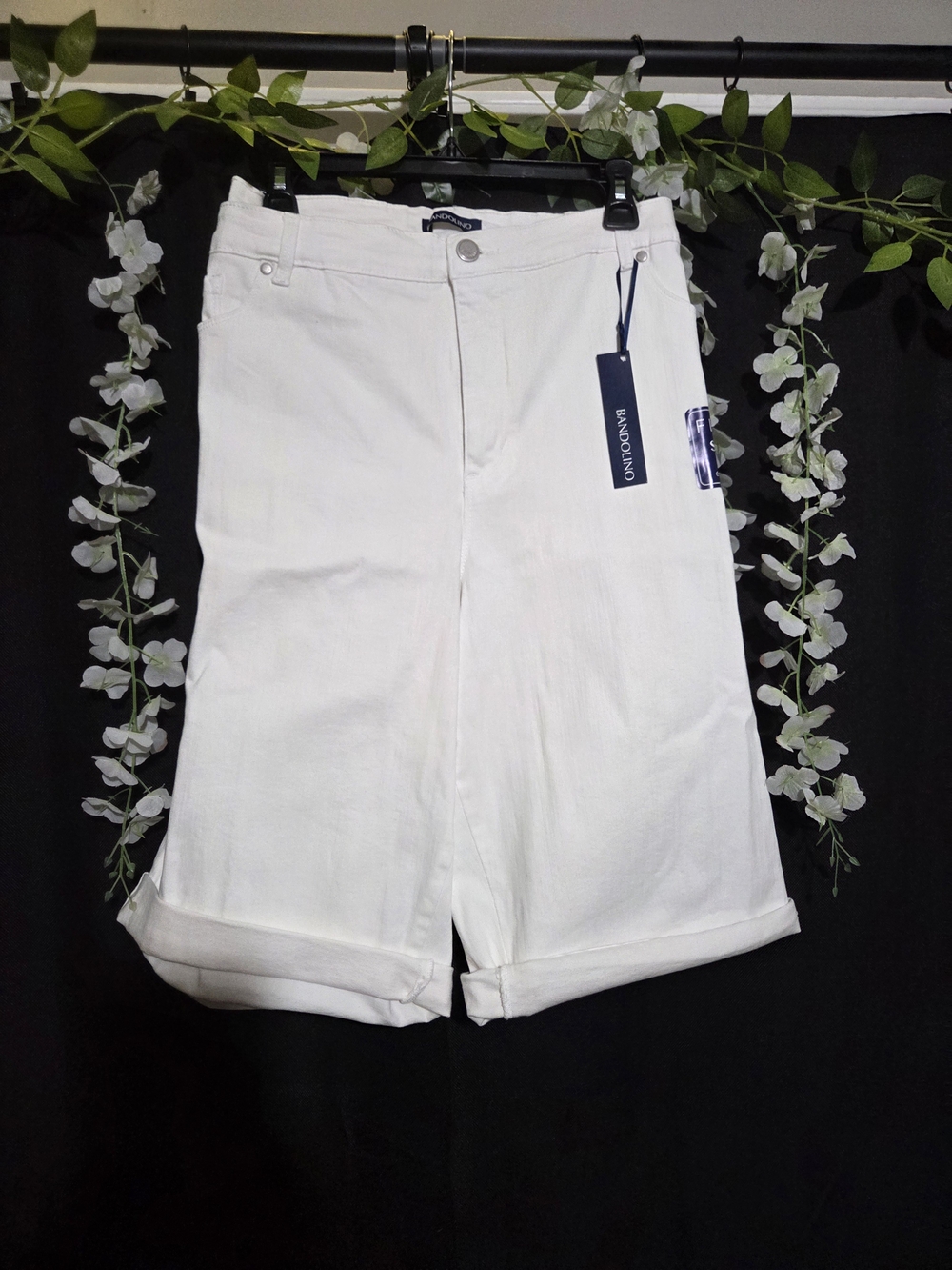 Bandolino White Women's Bermuda Shorts
